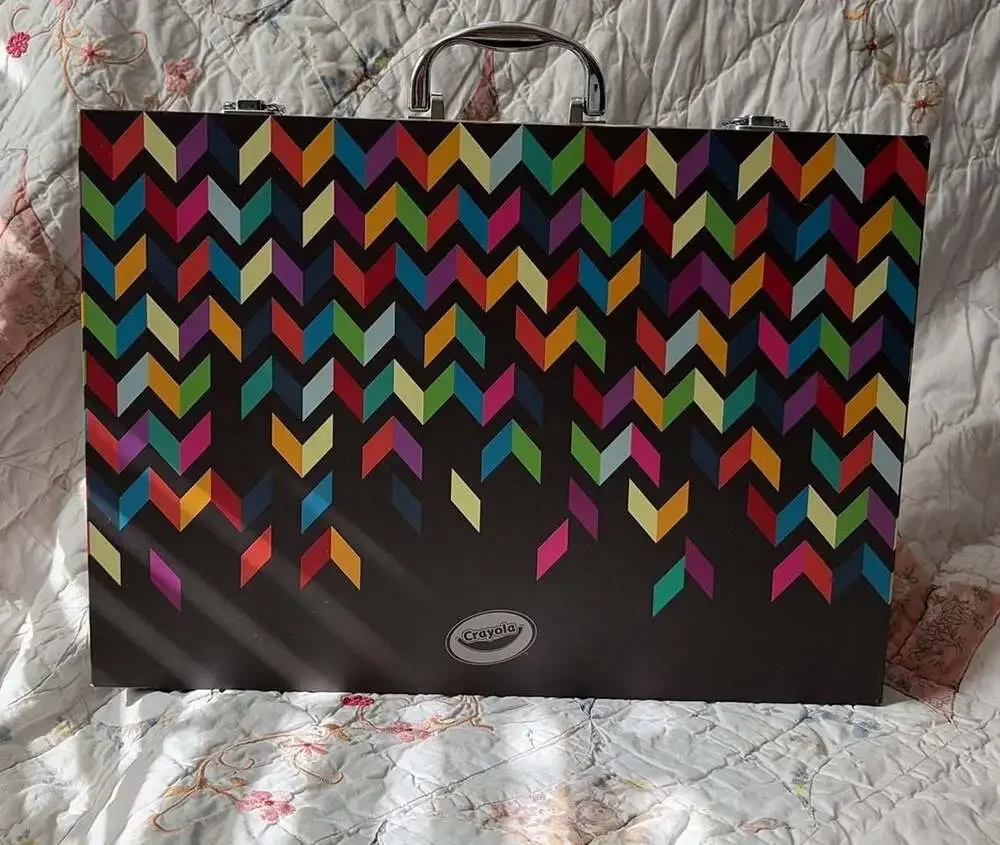 Crayola Chevron Pattern Art Case